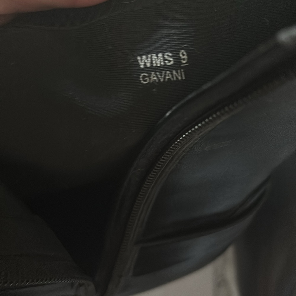 Beautiful new in box booties - Picture 7 of 7